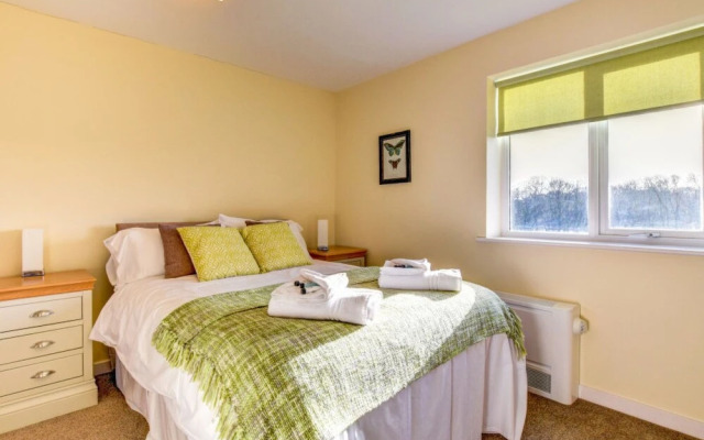 Holiday Home Cwm Tawel