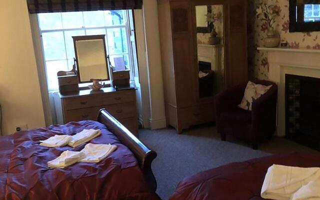 The Oakeley Arms Hotel