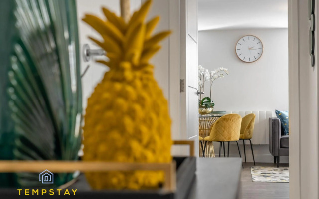 High Spec Modern Apartment Prime Location! Parking