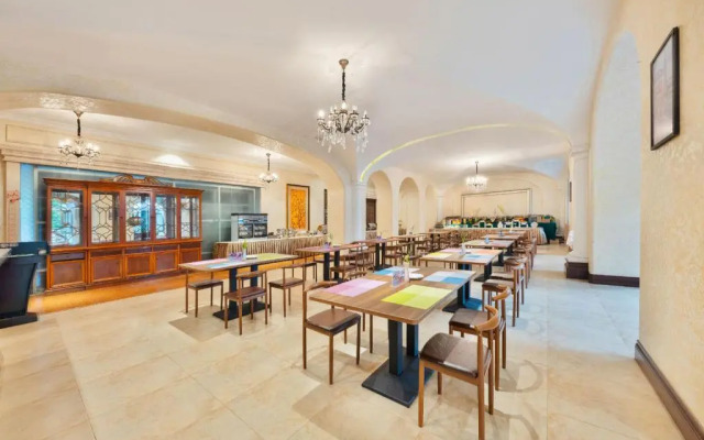 Country Garden Holiday Hotel