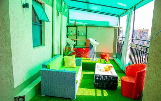 Lux Suites Marcus Garden Apartments