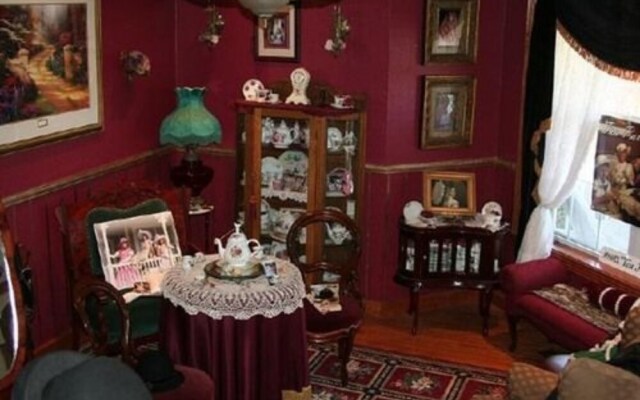 Victorian Country Inn B&B LLC