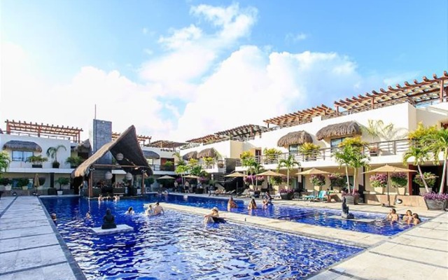 Aldea Thai 01 by Tripintravel