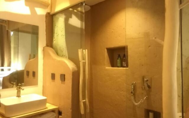 Right Here Hotel