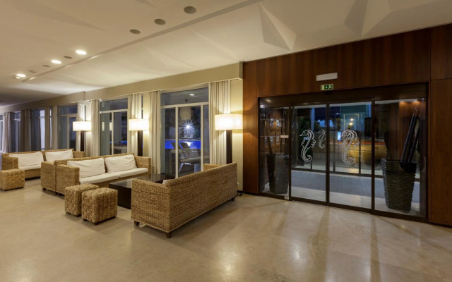 Carcavelos Beach Hotel