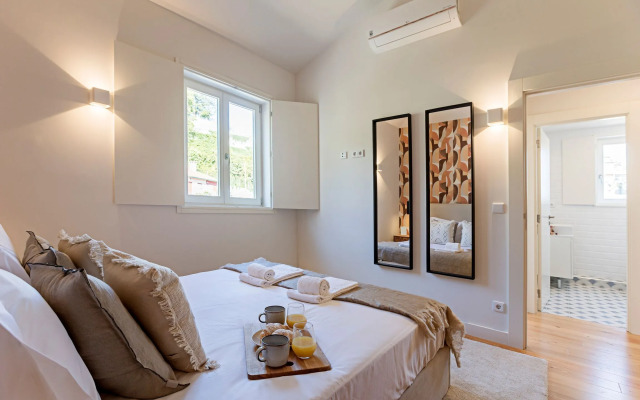 Superb Flat w/ Balcony and AC by LovelyStay