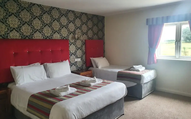 Cuttle Bridge Inn Hotel