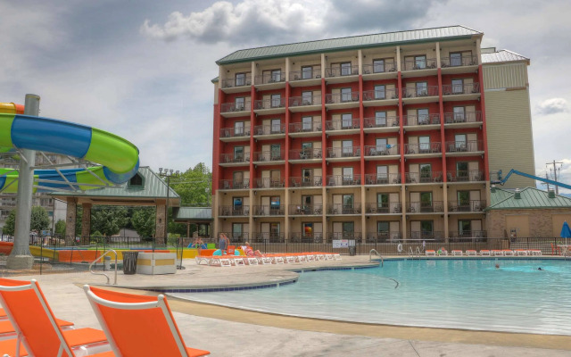 Country Cascades Waterpark Resort