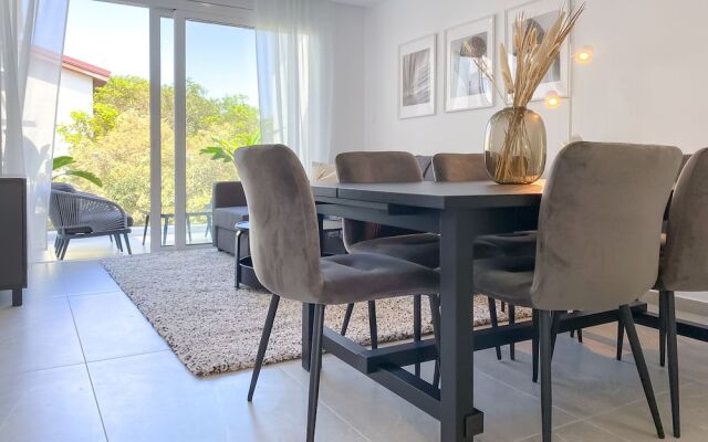 Phaedrus Living: Limnaria Luxury Flat Vine 121
