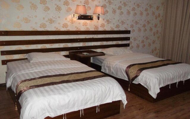 Shanshuiju Village Inn