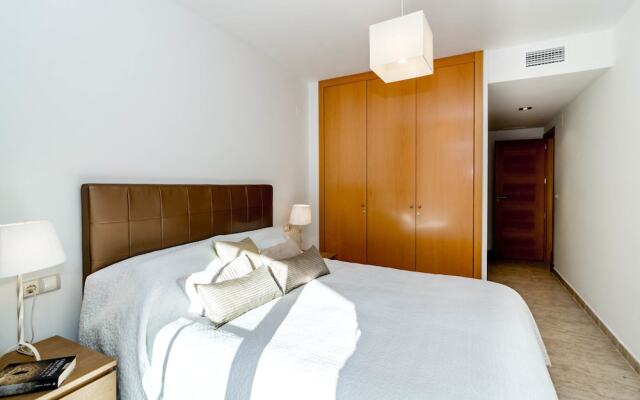 PC-Comfy 2 bedroom apt center Estepona