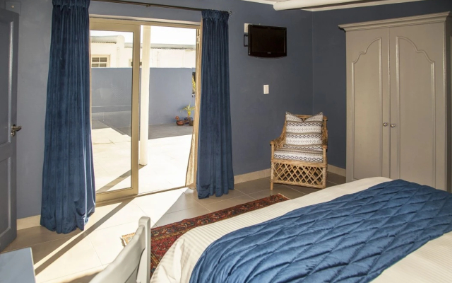 Abalone Hotel & Villas