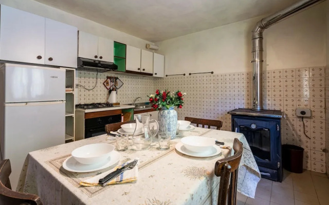 Amazing Home in Longoio With 2 Bedrooms