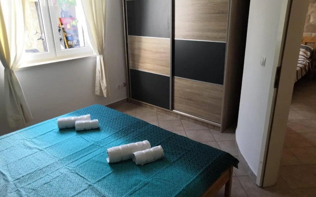 A & A Luxury Guest House