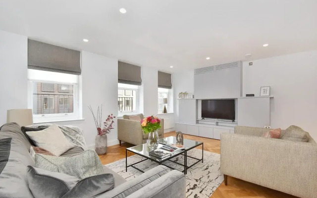 Stunning Mayfair 3 Bed 8 Million Air Conditioned