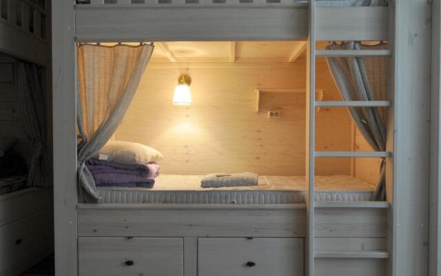 52°17' Travelcenter & Hostel