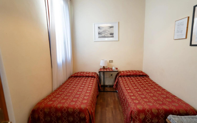 Tivoli Hotel