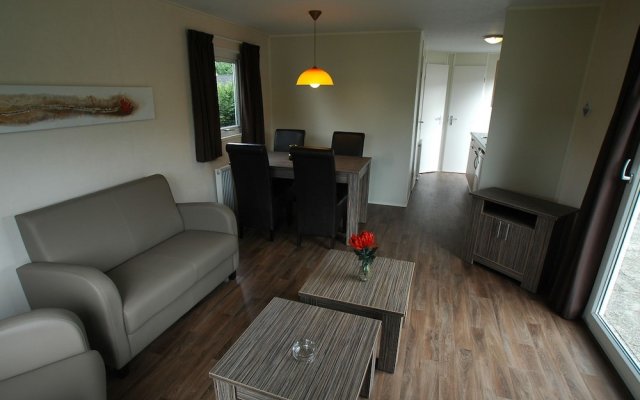 Well-furnished Chalet With a Terrace Nearby the Veluwe