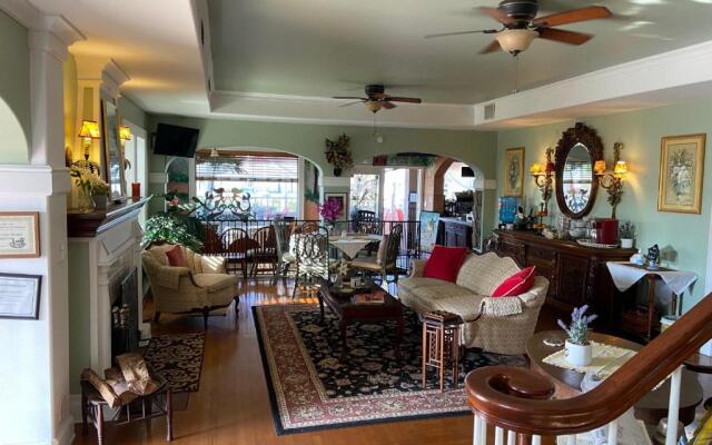Sea Breeze Manor Inn