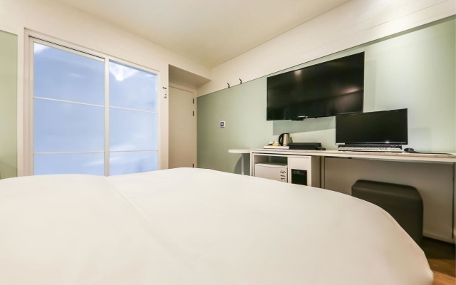 Box Hotel