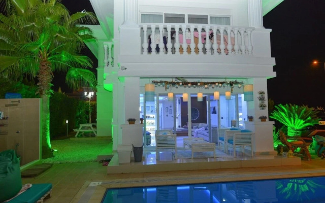 Private Luxury Villa