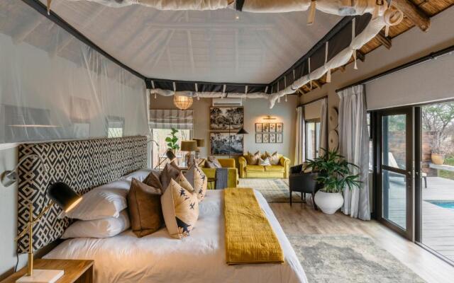 Thornybush Simbambili Lodge