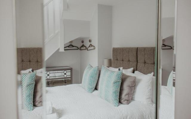 2 The Mews, Upper Bath Street