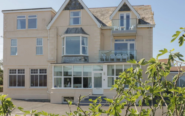 Yellow Sands Apartment 4