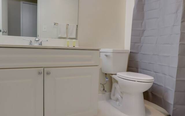 Beautiful  Apt At Crystal City With Gym