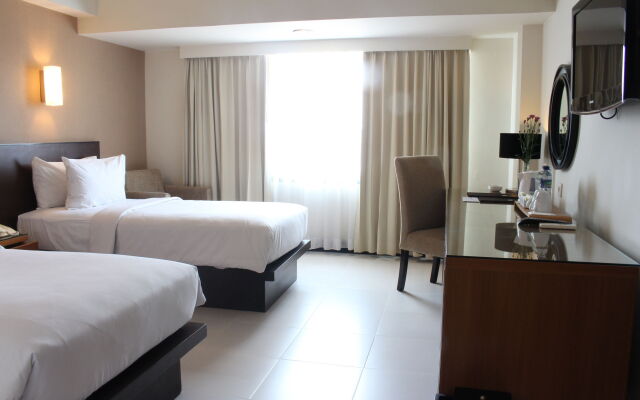 Hotel Santika Pandegiling Surabaya