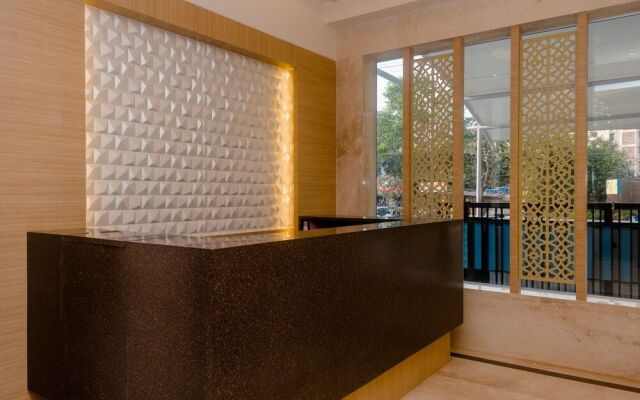Capital O 28004 Hotel Mathoshree
