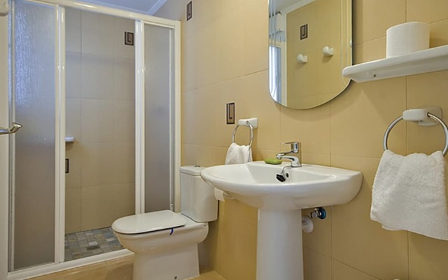 Villa - 6 Bedrooms with Pool and WiFi - 105005