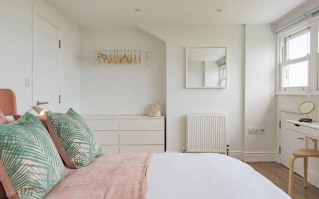 Stunning large sea view apartment - The Lookout