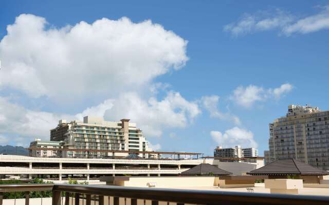 Waikiki Beachcomber by Outrigger