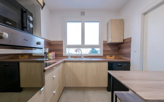 Modern Apartment for 9 in Loire