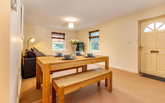 Apartment 4 Hillbrook House, Malvern - Guest Homes