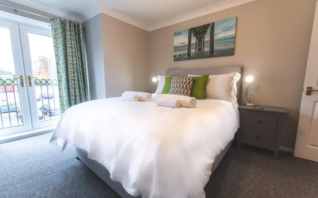 Vespasian Quay - Balcony overlooking the River Itchen - Secure & private parking