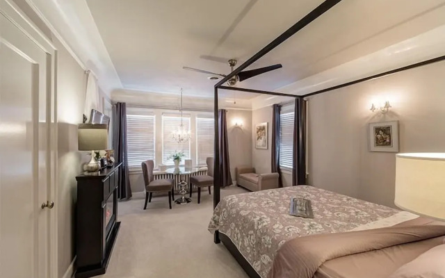 Knob Hill Bed & Breakfast