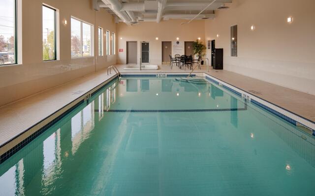 Best Western Plus Winnipeg Airport Hotel