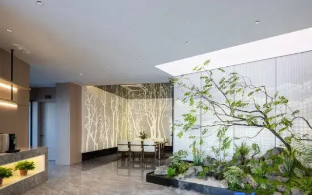 Yunfei Hotel (Danyang Babaiban Chenghe Road)