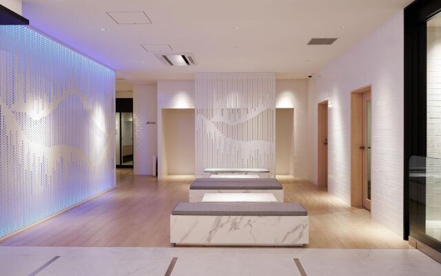 Henna Hotel Komatsu Ekimae