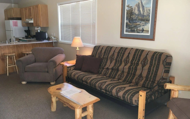 Mountain Landing Suites & RV Park