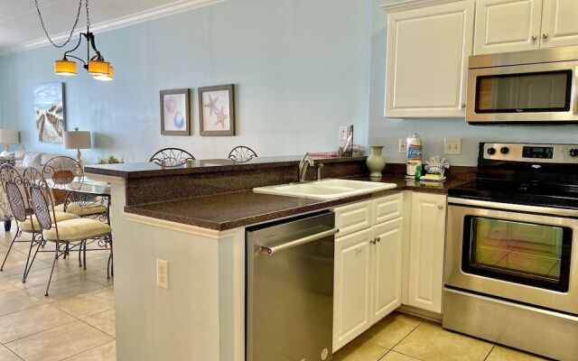 Island Royale Condos by ALBVR