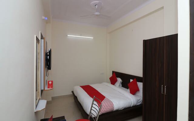 OYO 14825 Hotel Siddheshwar