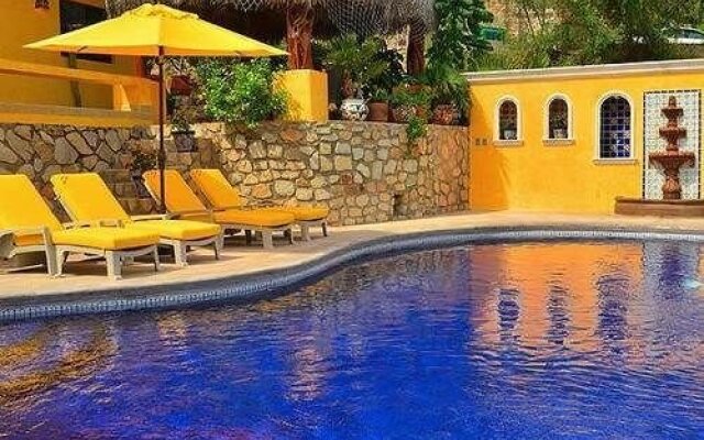 Walk to Cabo Marina & Downtown, Villa Mira Flores