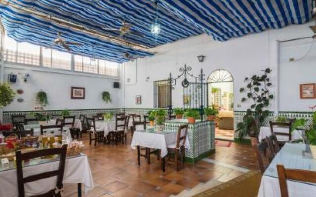 Hostal Rompeolas