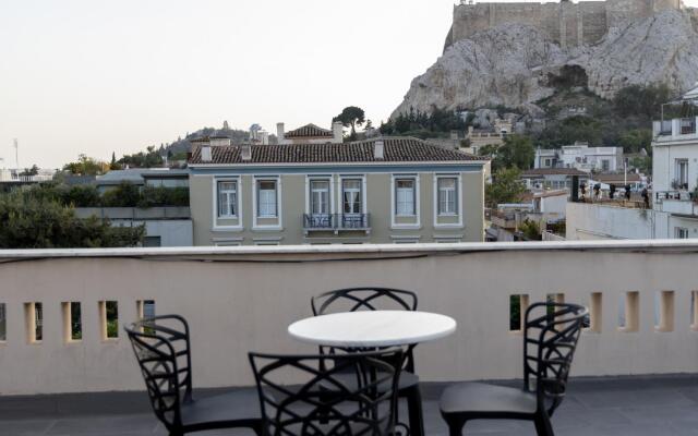 Historic Plaka s Deluxe Apartment