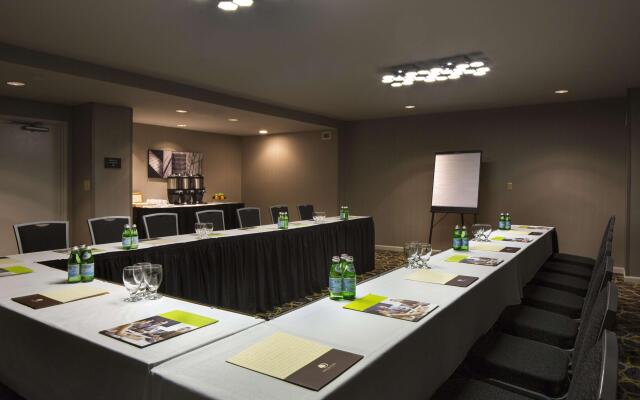 Doubletree by Hilton Newark - Fremont
