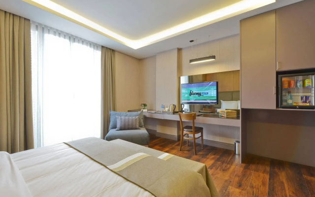 Blueway Hotel City