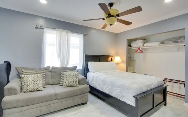 Ultimate Phoenix Group Getaway: Patio + Pool!